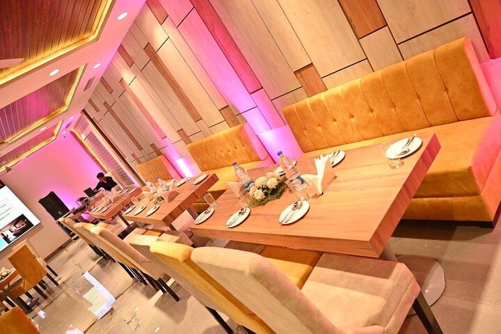 Dining 18 of 27