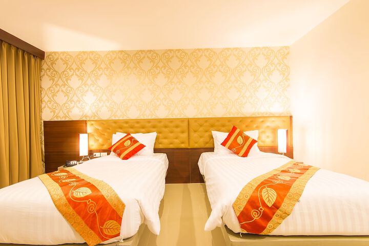 Room 8 of 39