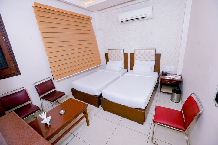 Room 121 of 288
