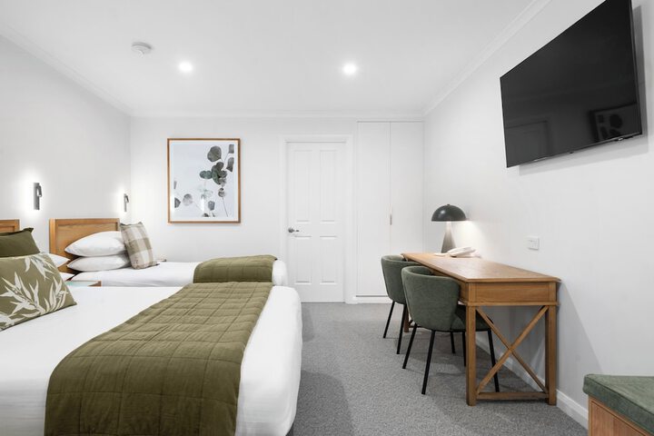 Room 10 of 38