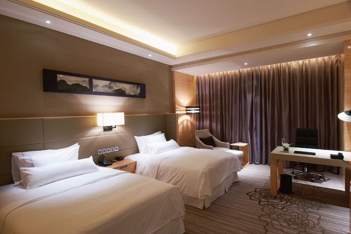 Room 8 of 54