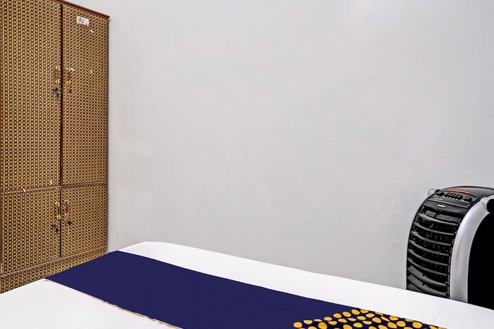 Room 7 of 33