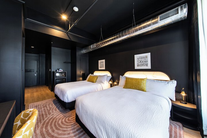 Room 14 of 34
