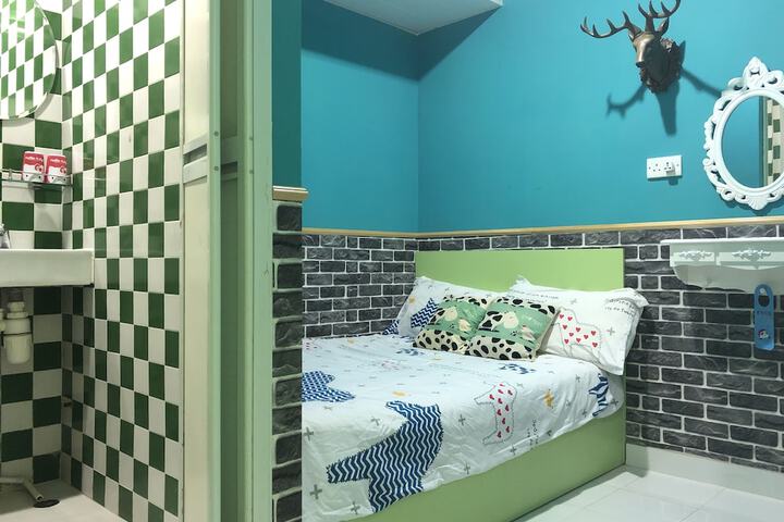 Room 13 of 23