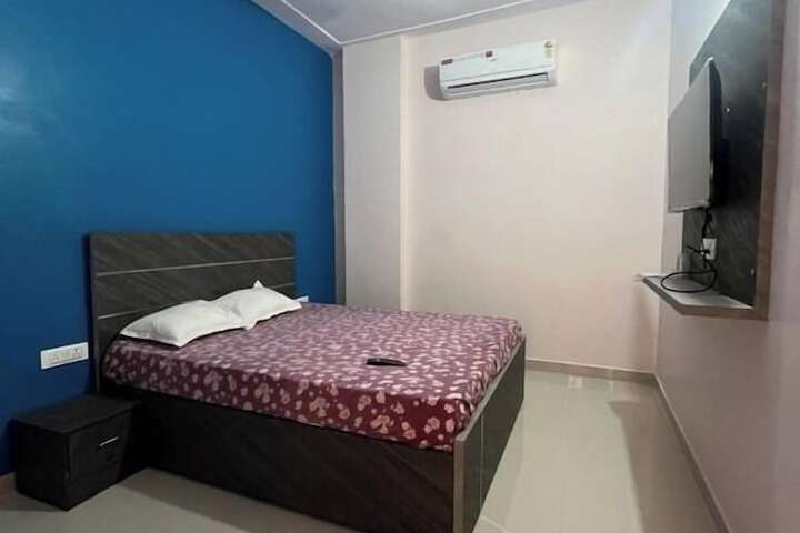 Room 3 of 18