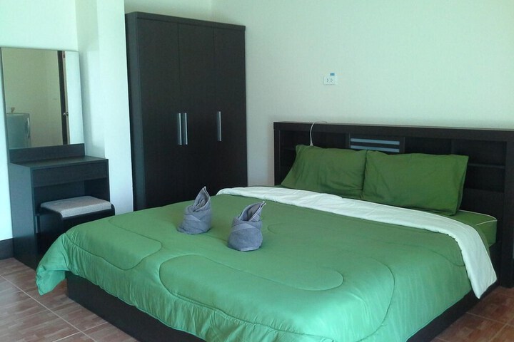 Room 30 of 46