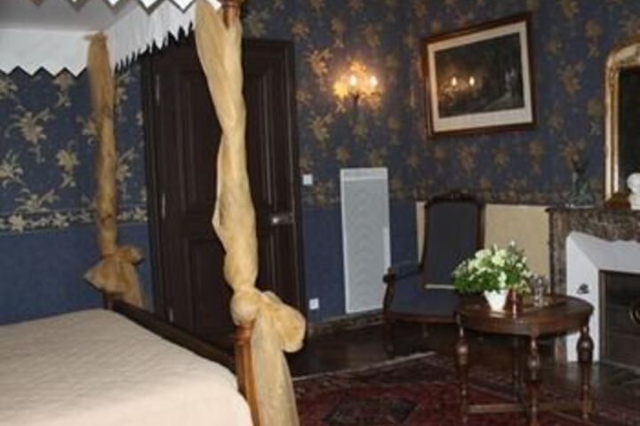 Room 21 of 37