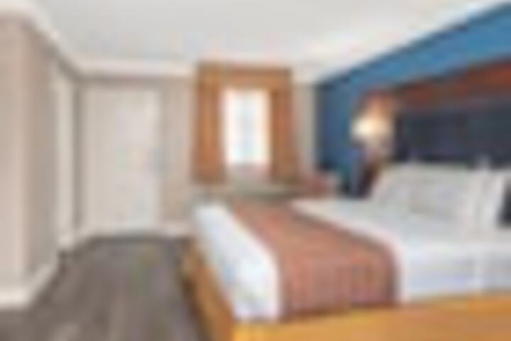 Room 17 of 42