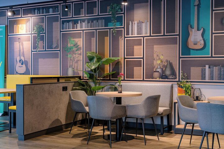 Guest Lobby