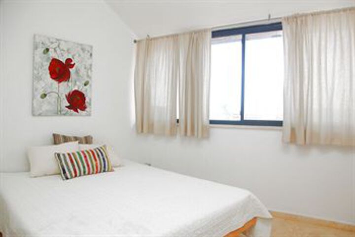 Room 93 of 133