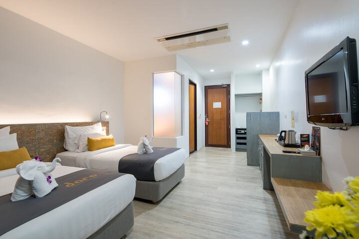 Room 13 of 90