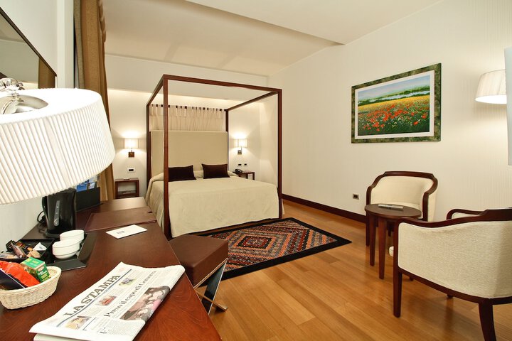 Room 8 of 38