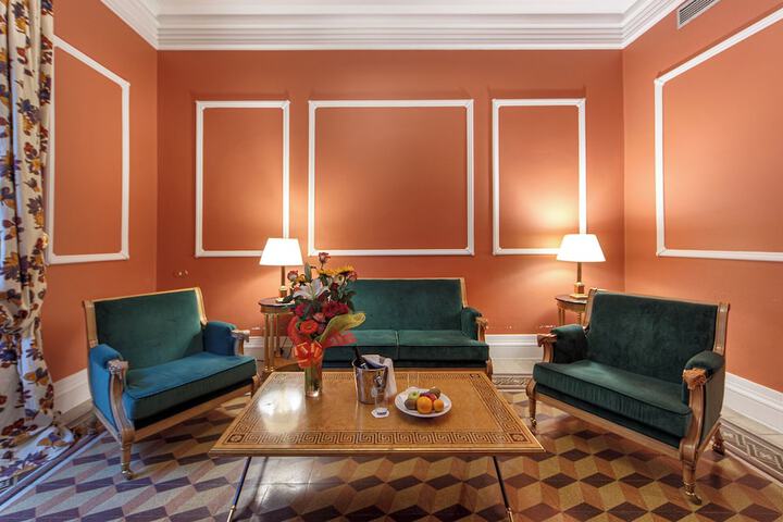 Room 47 of 106