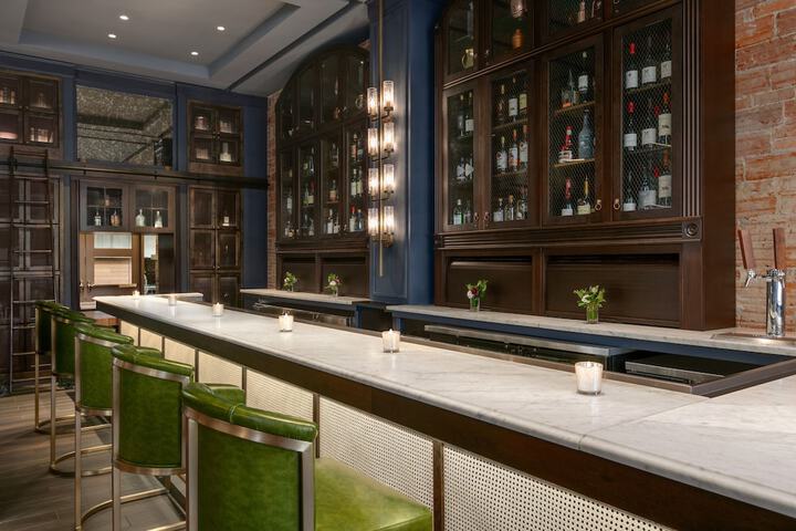 Lobby lounge