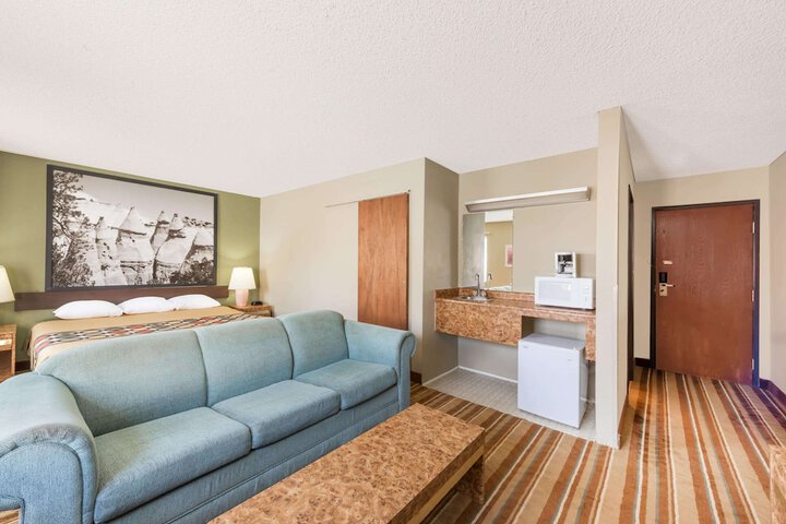 Room 5 of 13