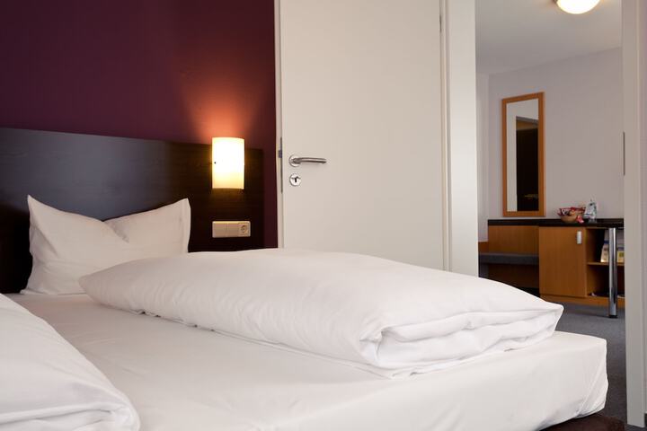 Room 4 of 35