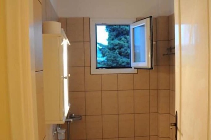 Room 12 of 24