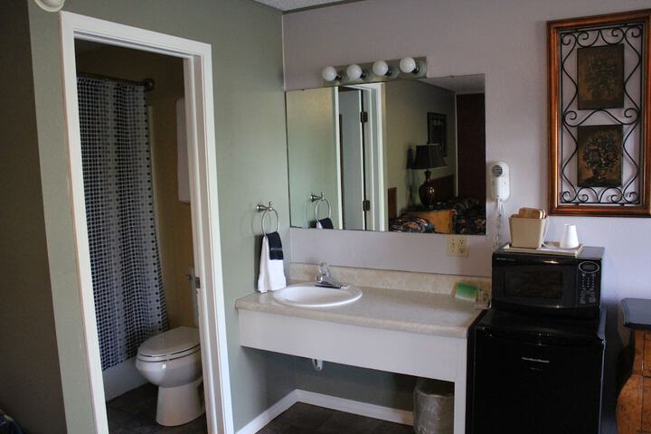 Room 104 of 219