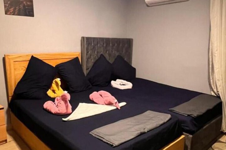 Room 15 of 33