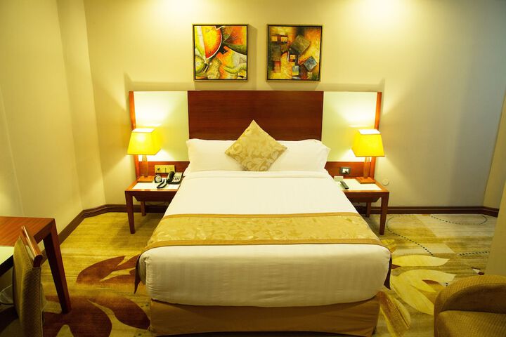 Room 6 of 75