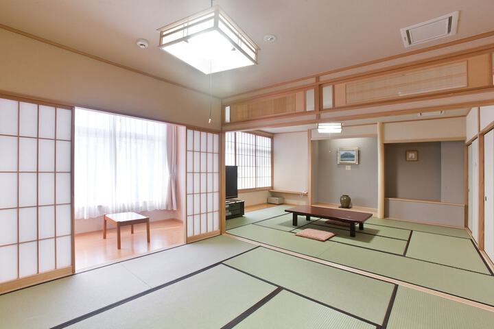 Room 5 of 34
