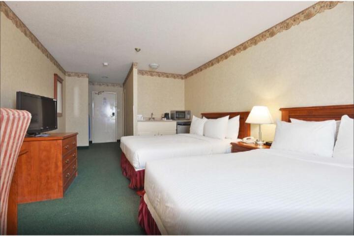 Room 4 of 10