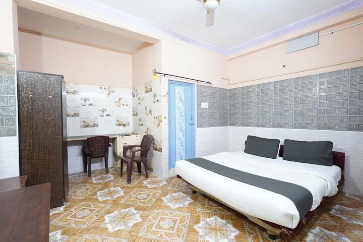 Room 2 of 7