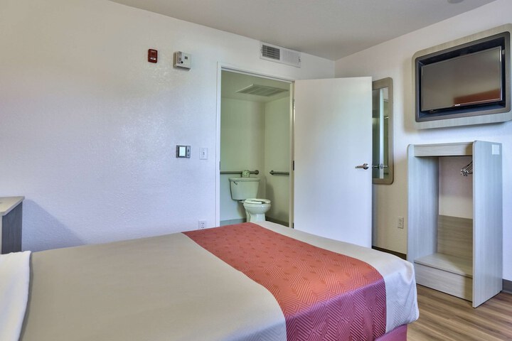 Room 7 of 45