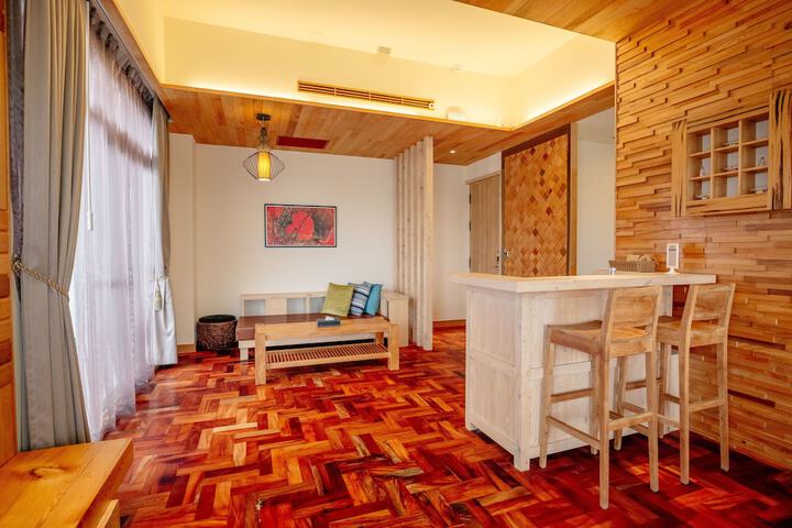 Room 28 of 107