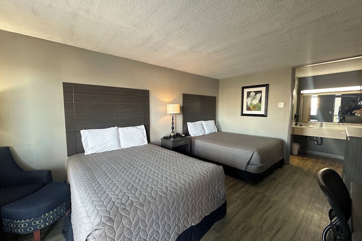 Room 7 of 19