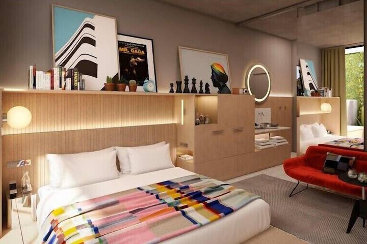 Room 4 of 34