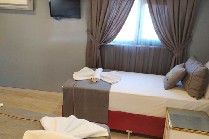 Room 14 of 110