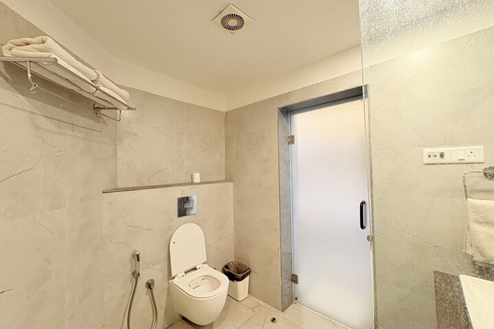 Room 93 of 154
