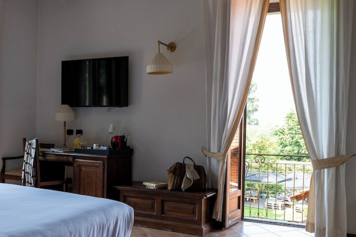 Room 43 of 99