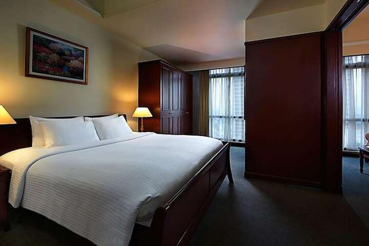 Room 10 of 30