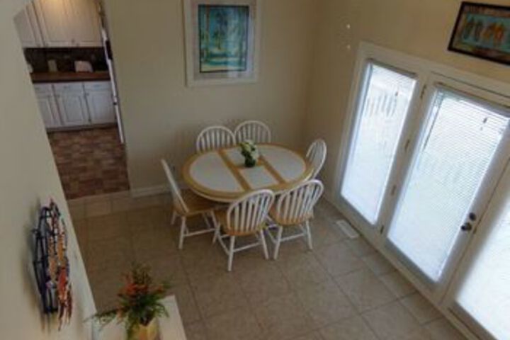 Room 12 of 20
