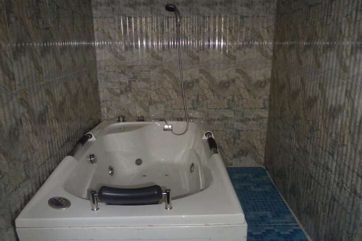 Room 9 of 21