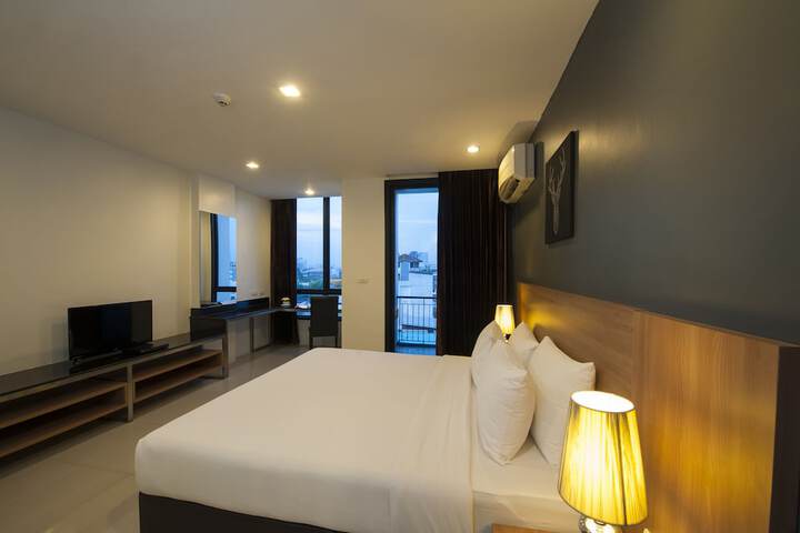 Room 18 of 117