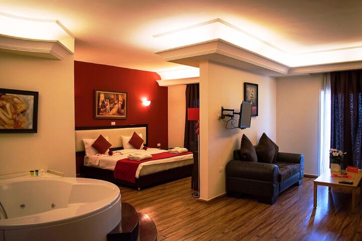 Room 20 of 149