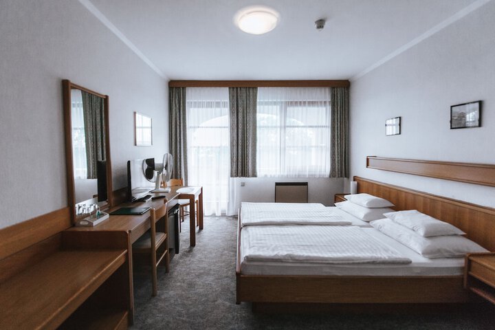 Room 6 of 31