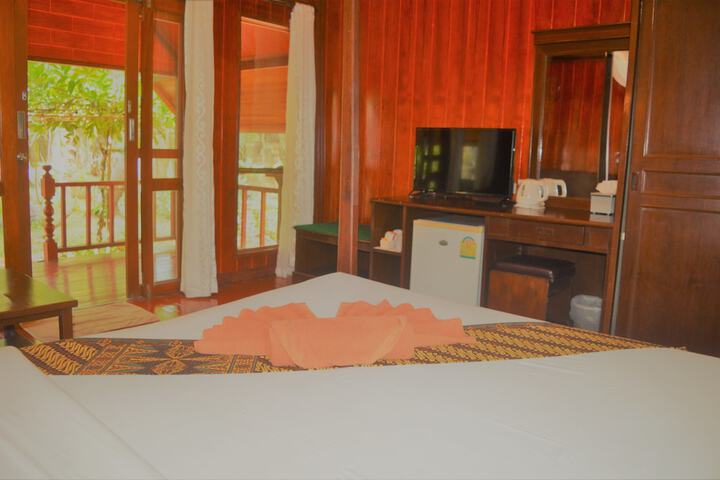 Room 11 of 48