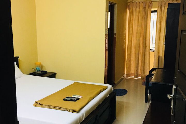 Room 7 of 18