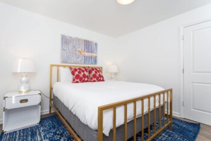 Room 32 of 49
