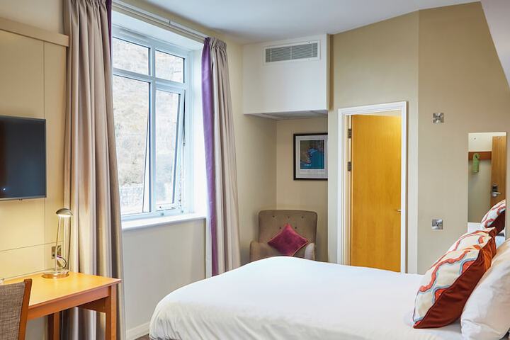 Room 20 of 59