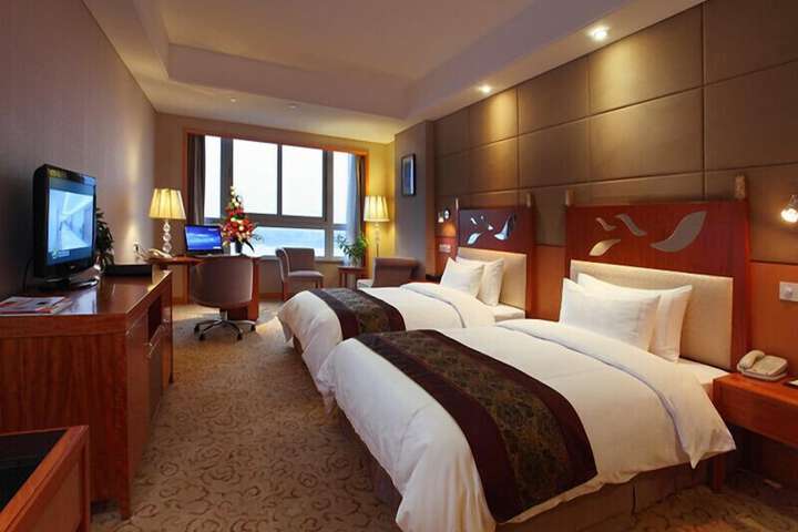 Room 3 of 16