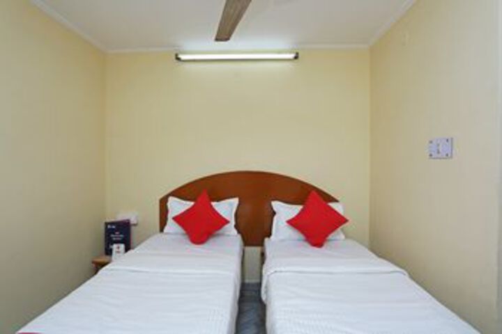Room 12 of 21
