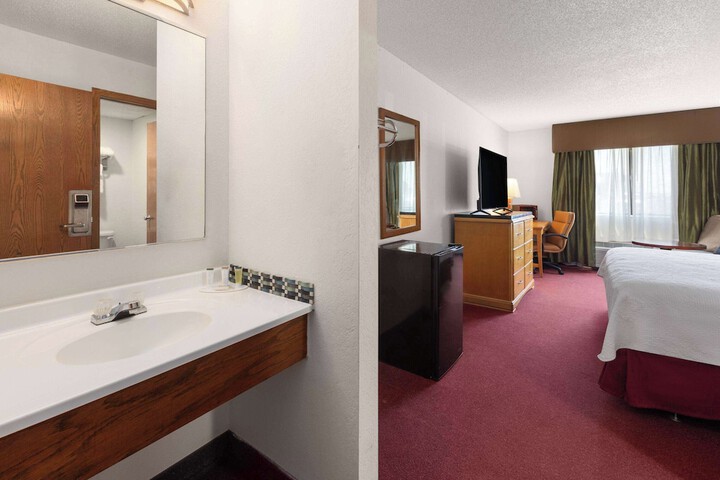 Room 22 of 47