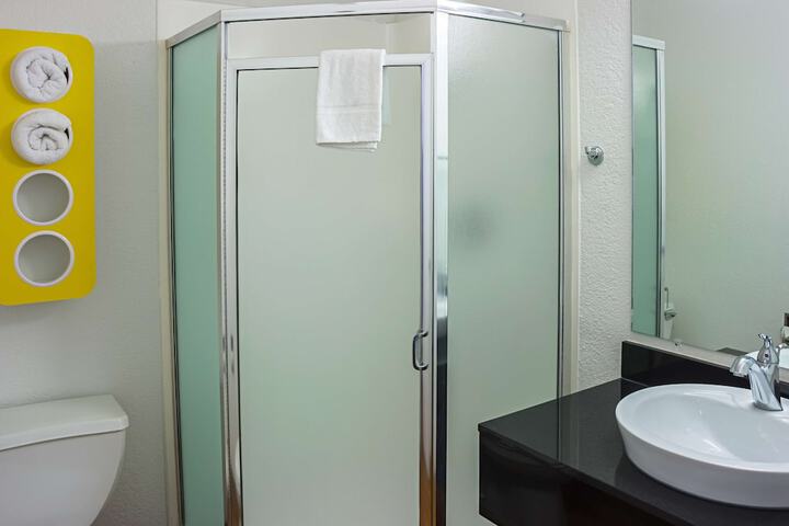 Room 13 of 35