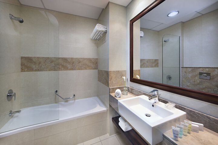 Room 14 of 32