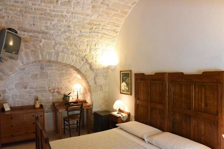 Room 6 of 26